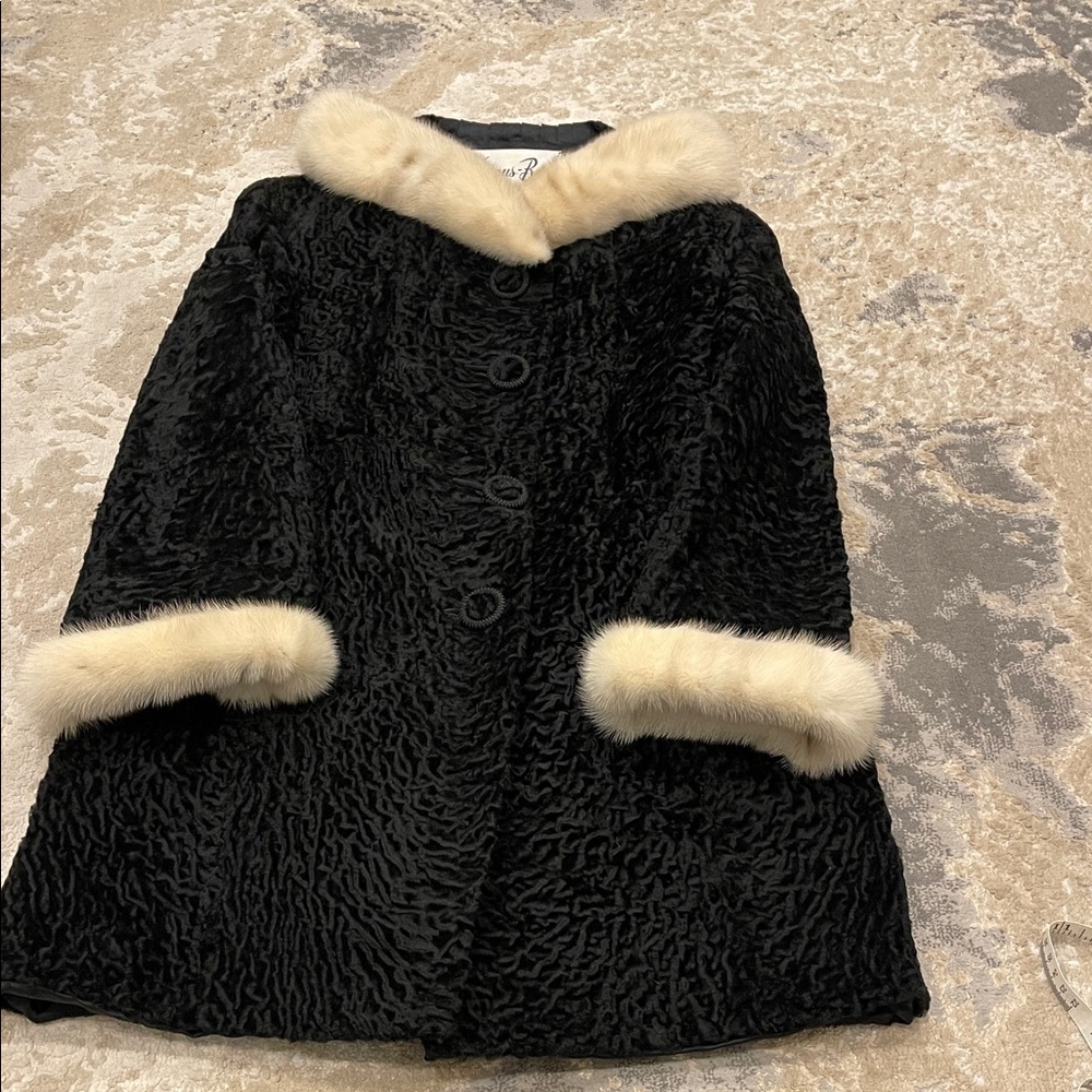 Vintage Famous Barr Fur, Lamb with Mink Collar and and Cuffs Size 6 - Picture 2 of 15